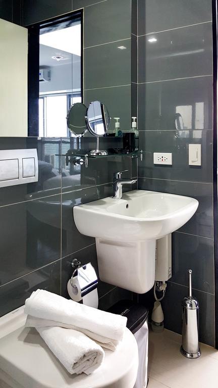 Modern Luxury Lower Penthouse Unit Manila Exteriér fotografie