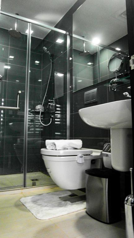 Modern Luxury Lower Penthouse Unit Manila Exteriér fotografie